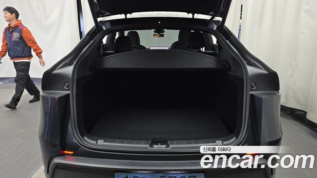 Tesla Model Y 2026 — photo 23
