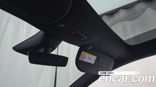 Tesla Model Y 2026 — photo 25
