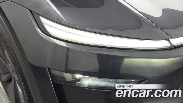 Tesla Model Y 2026 — photo 8