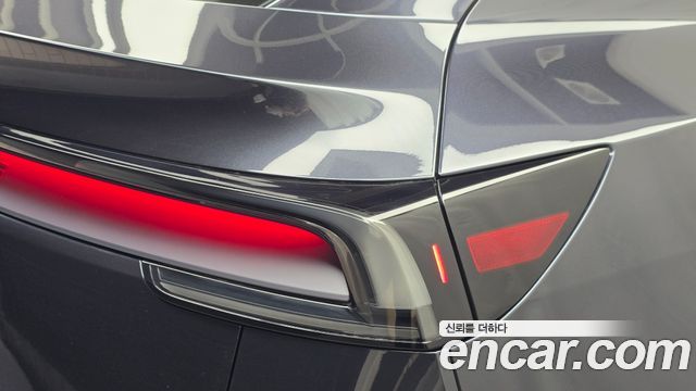 Tesla Model Y 2026 — photo 9