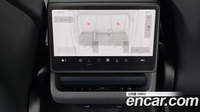 Tesla Model Y 2026 — photo 32
