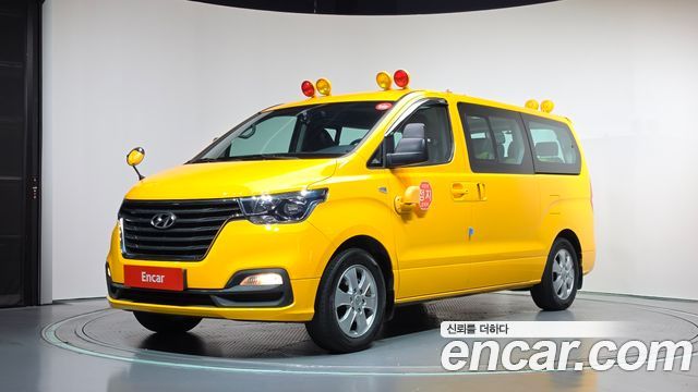 Hyundai Starex 2019 — photo 1