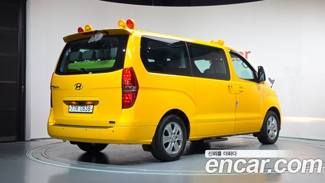 Hyundai Starex 2019 — photo 2