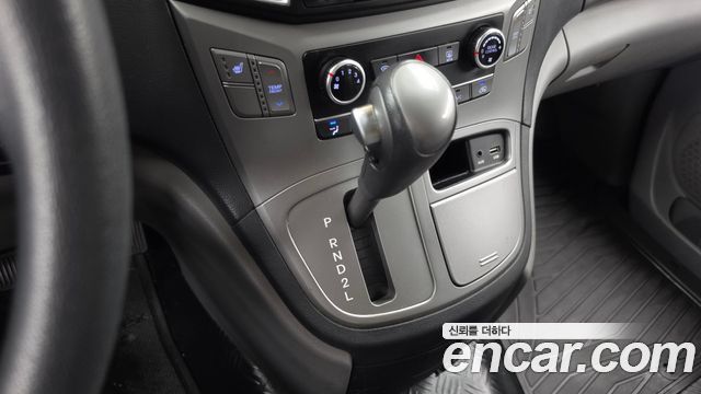Hyundai Starex 2019 — photo 12
