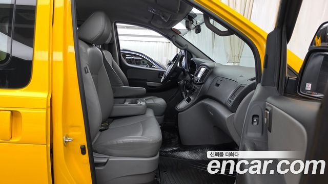 Hyundai Starex 2019 — photo 17