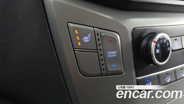 Hyundai Starex 2019 — photo 24