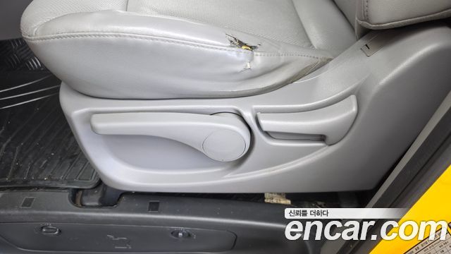 Hyundai Starex 2019 — photo 29