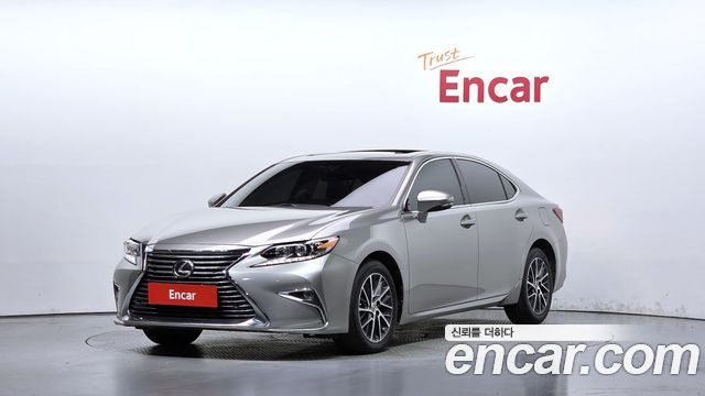 Lexus ES 2018 — photo 1
