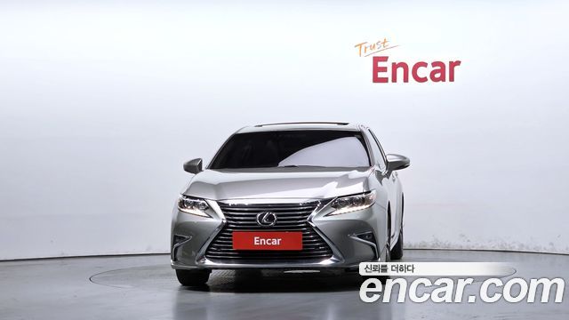 Lexus ES 2018 — photo 3