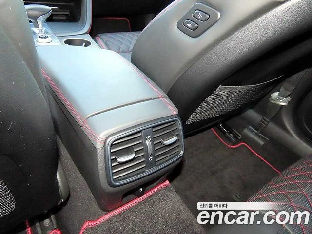 Genesis G70 2019 — photo 17