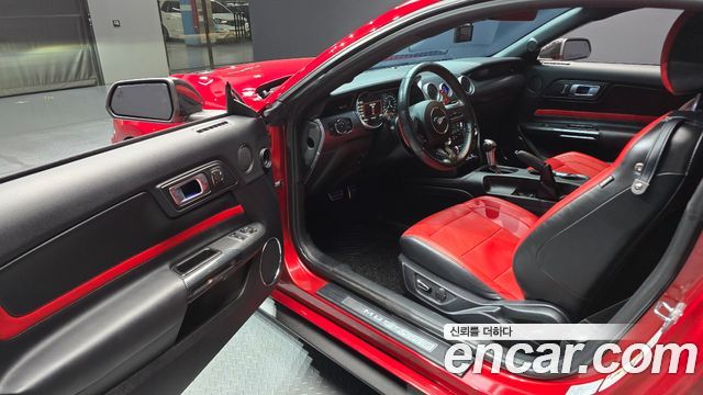 Ford Mustang 2019 — photo 10