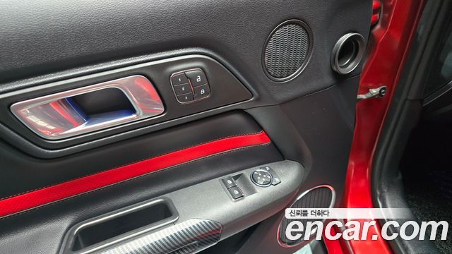 Ford Mustang 2019 — photo 18