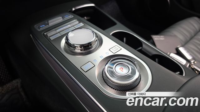 Genesis GV70 2022 — photo 12