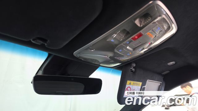 Genesis GV70 2022 — photo 24