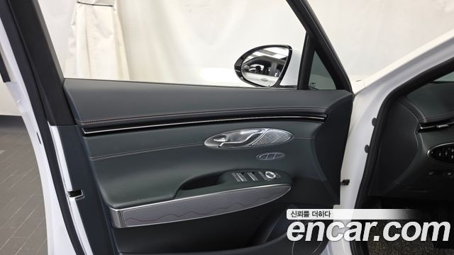 Genesis GV70 2022 — photo 14