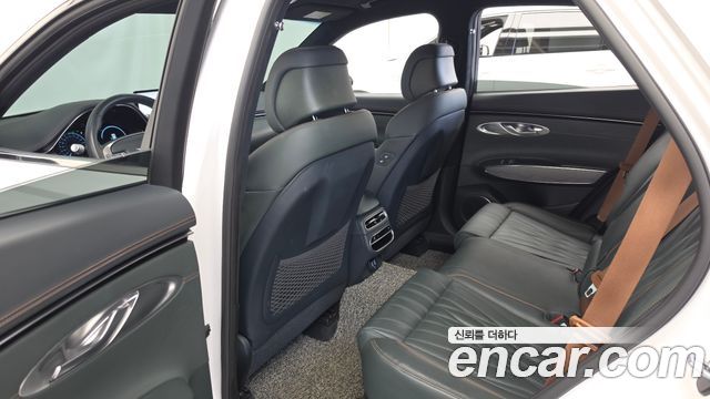 Genesis GV70 2022 — photo 16