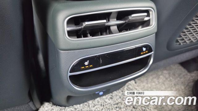 Genesis GV70 2022 — photo 31