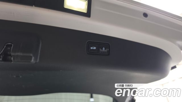 Genesis GV70 2022 — photo 33