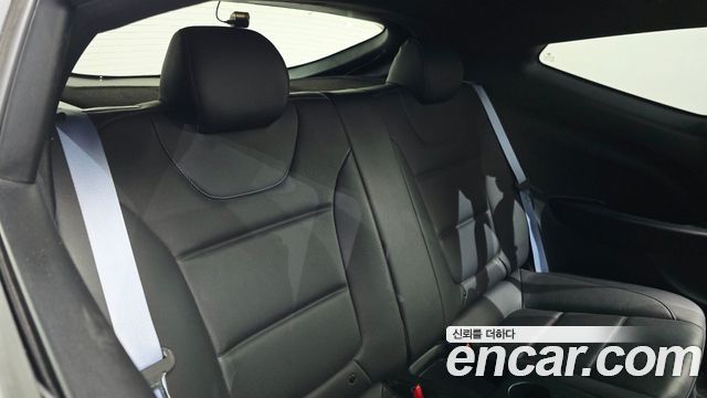 Hyundai Veloster 2019 — photo 11