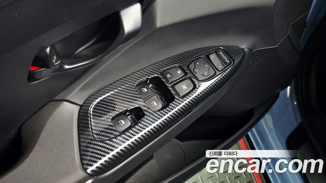 Hyundai Veloster 2019 — photo 15