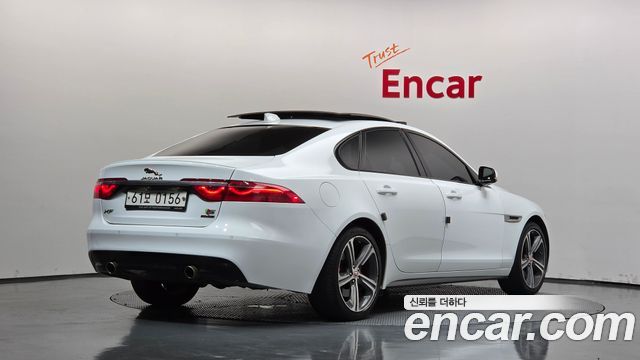 Jaguar XF 2017 — photo 2