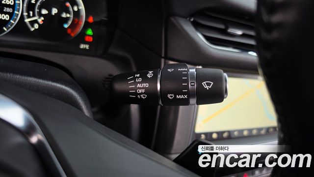 Jaguar XF 2017 — photo 14