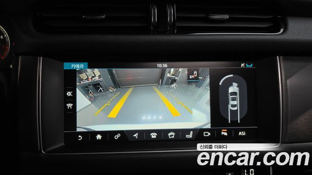 Jaguar XF 2017 — photo 16