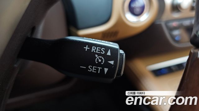 Lexus ES 2018 — photo 31