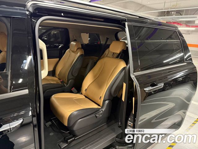Kia Canival 2023 — photo 7