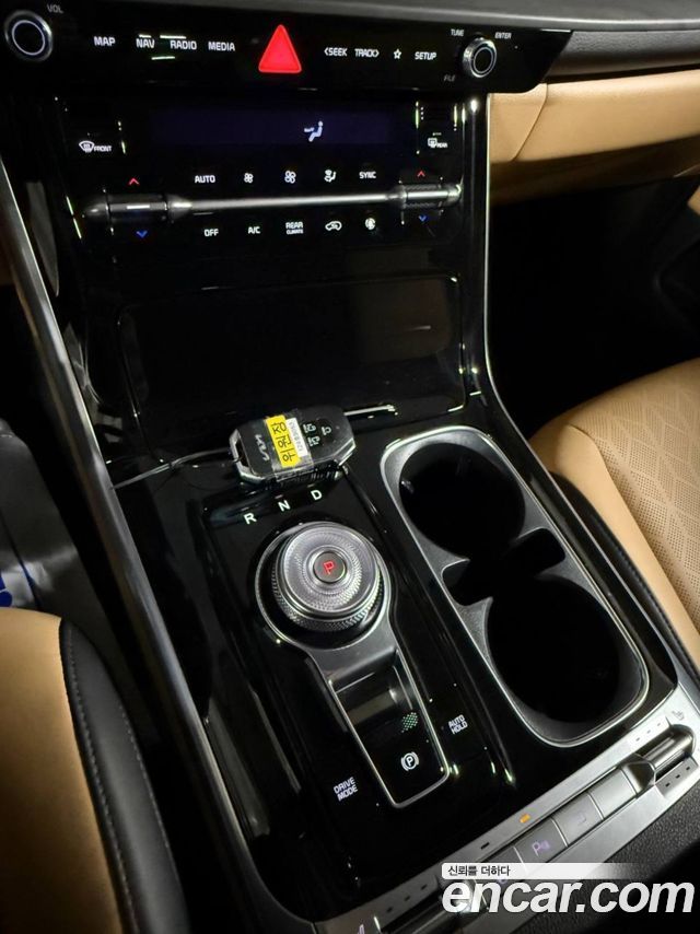 Kia Canival 2023 — photo 9