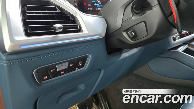 BMW XM 2023 — photo 18