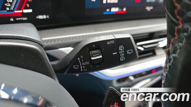 BMW XM 2023 — photo 19