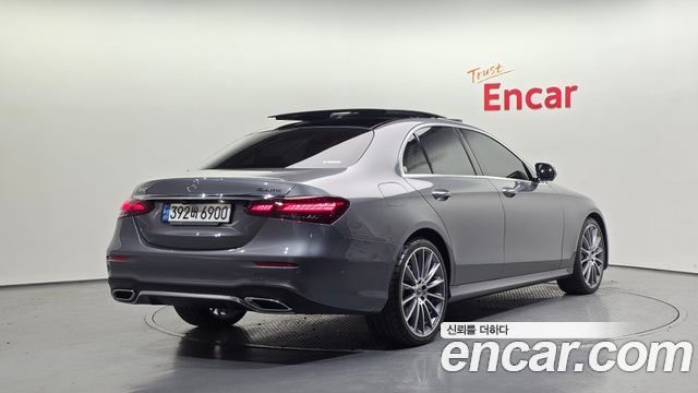 Mercedes-Benz E-Class 2021 — photo 2