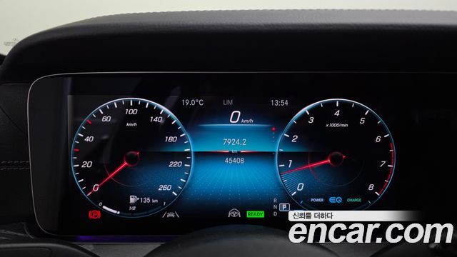 Mercedes-Benz E-Class 2021 — photo 8