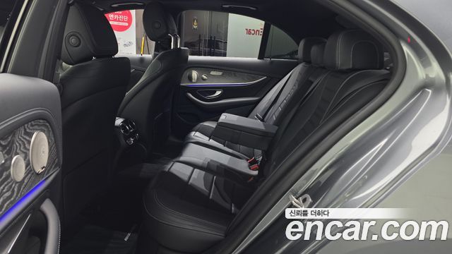 Mercedes-Benz E-Class 2021 — photo 12
