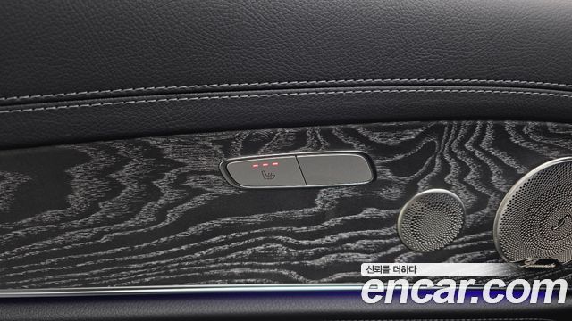 Mercedes-Benz E-Class 2021 — photo 18