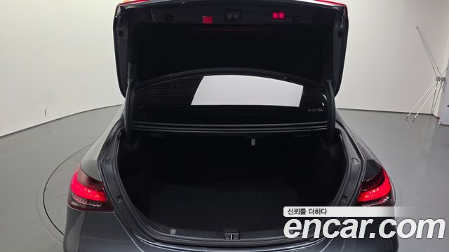 Mercedes-Benz E-Class 2021 — photo 20