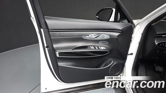Genesis GV70 2021 — photo 14