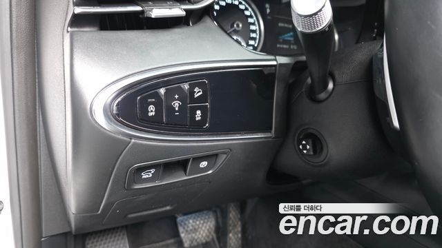 Genesis GV70 2021 — photo 27