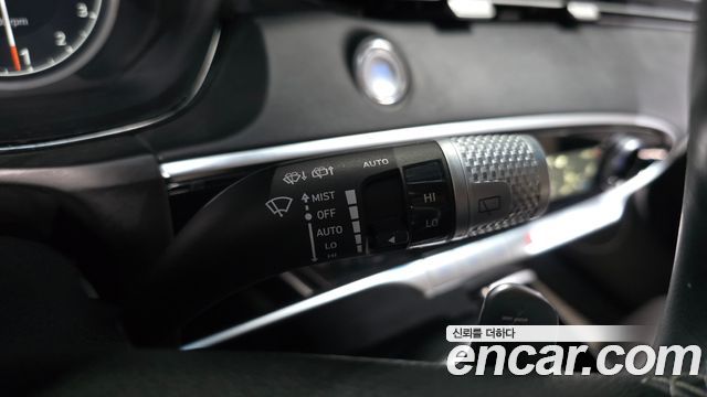 Genesis GV70 2021 — photo 28