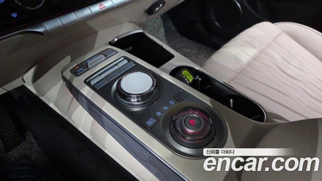 Genesis GV70 2023 — photo 12