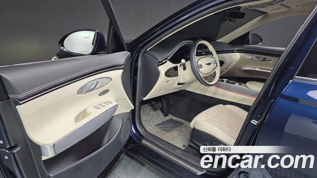 Genesis GV70 2023 — photo 13