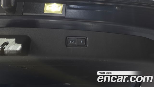 Genesis GV70 2023 — photo 23