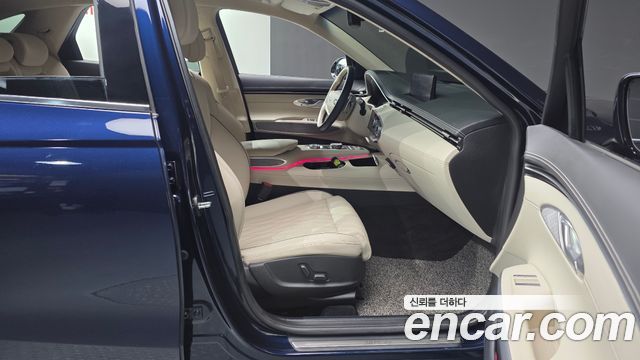 Genesis GV70 2023 — photo 16