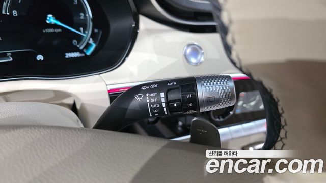 Genesis GV70 2023 — photo 28