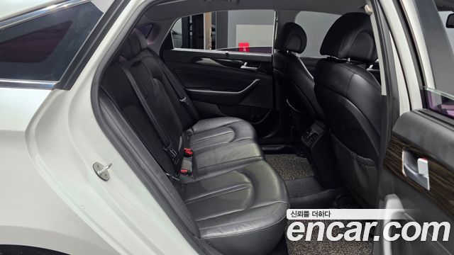 Hyundai Sonata 2017 — photo 12
