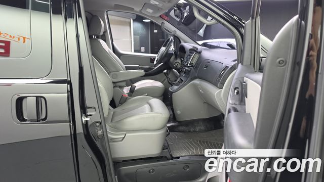 Hyundai Starex 2020 — photo 17