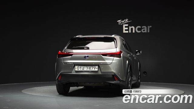 Lexus UX 2019 — photo 4