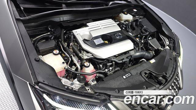 Lexus UX 2019 — photo 6