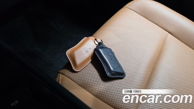 Lexus UX 2019 — photo 24